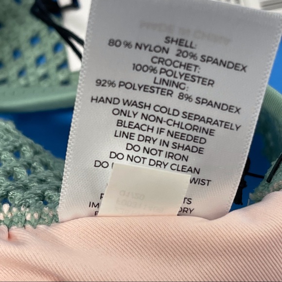 🏖NWT CROCHET TRIM BIKINI TOP - Picture 7 of 7